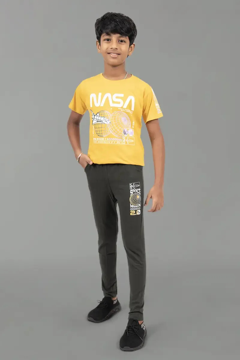 Printed T-shirt with Pant Set for Boy (2-Pcs Set)