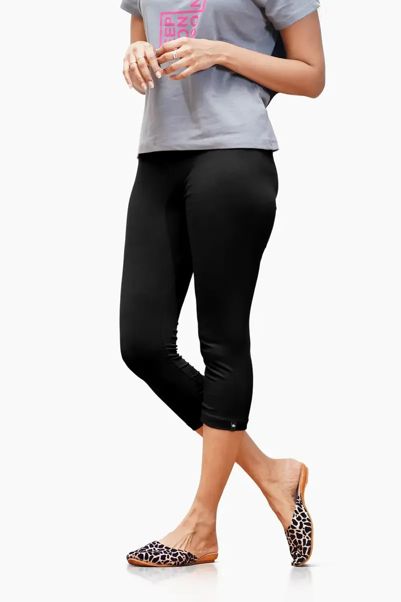 Cotton Lycra Blend Skinny Fit Capri Leggings for Women