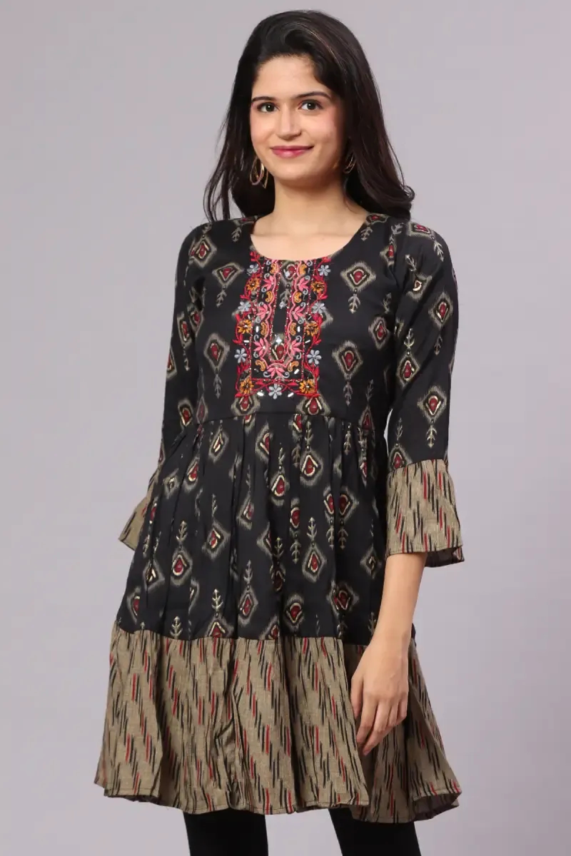 Cotton Blend Printed Tops for Women