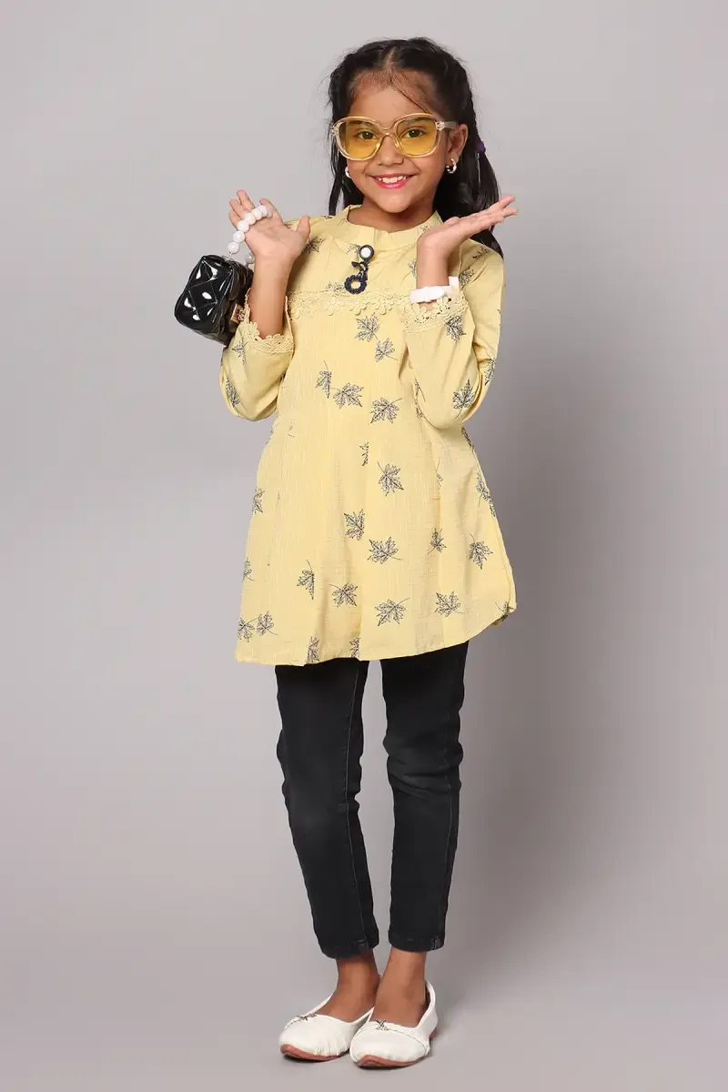 Girl's Polyester Printed Top (4 - 17 Yrs)