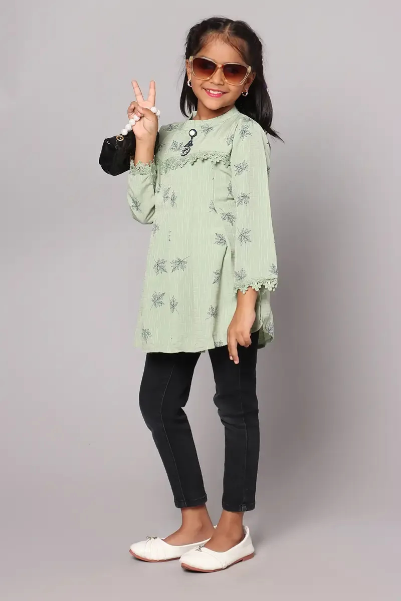 Girl's Polyester Printed Top (4 - 17 Yrs)