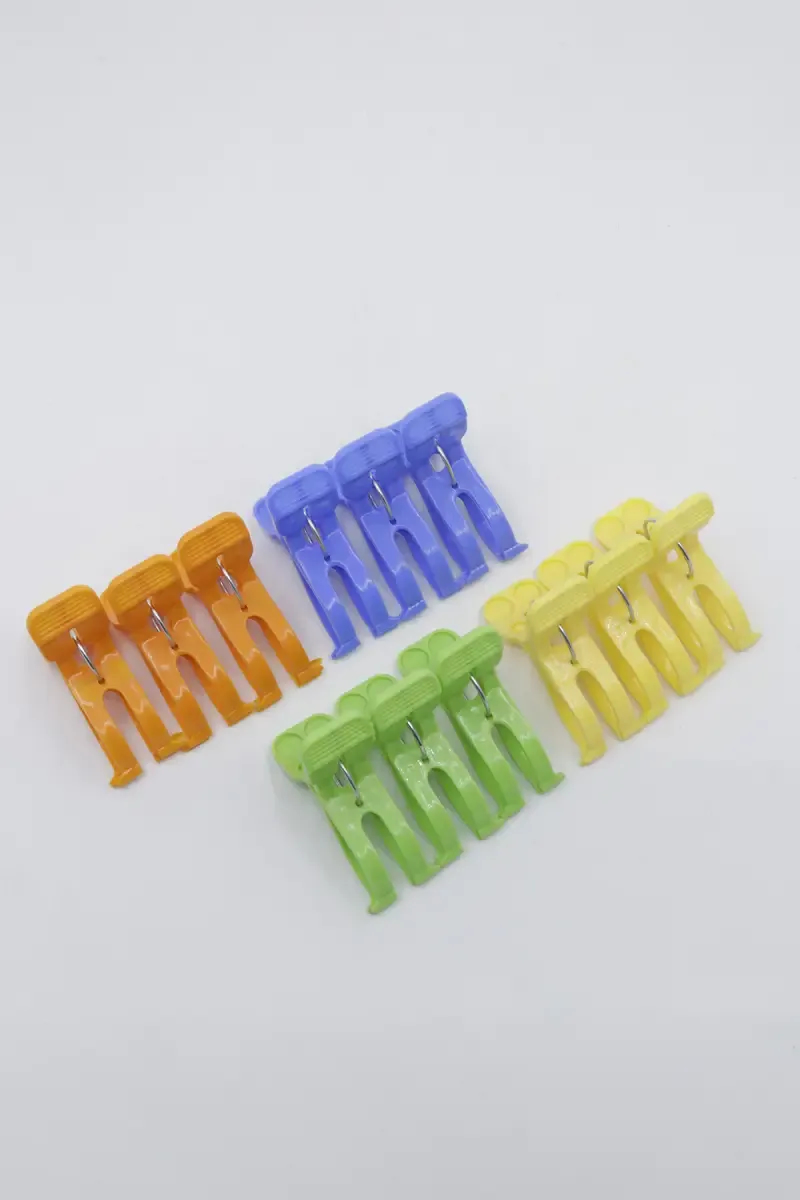 Plastic Cloth Hanging Clips - 12 Pcs