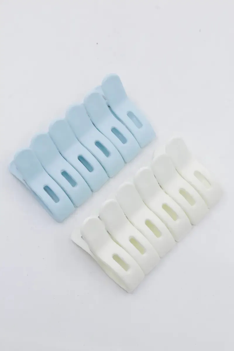 Plastic Cloth Hanging Clips - 12 Pcs