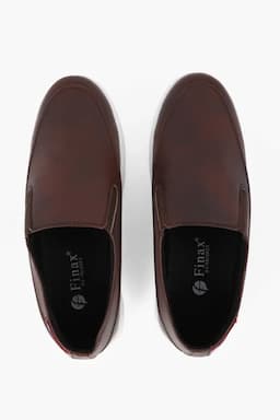 Solid Slip-on Casual Shoes for Men 0147289BRO
