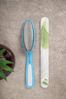 Majestique 2-in-1 Foot Scrubber & Emery Board Nail Filer - Blue 024183BLU