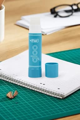 Flair Gloo Glue Stick 8g (Blue) - Pack of 1 029360BLU2